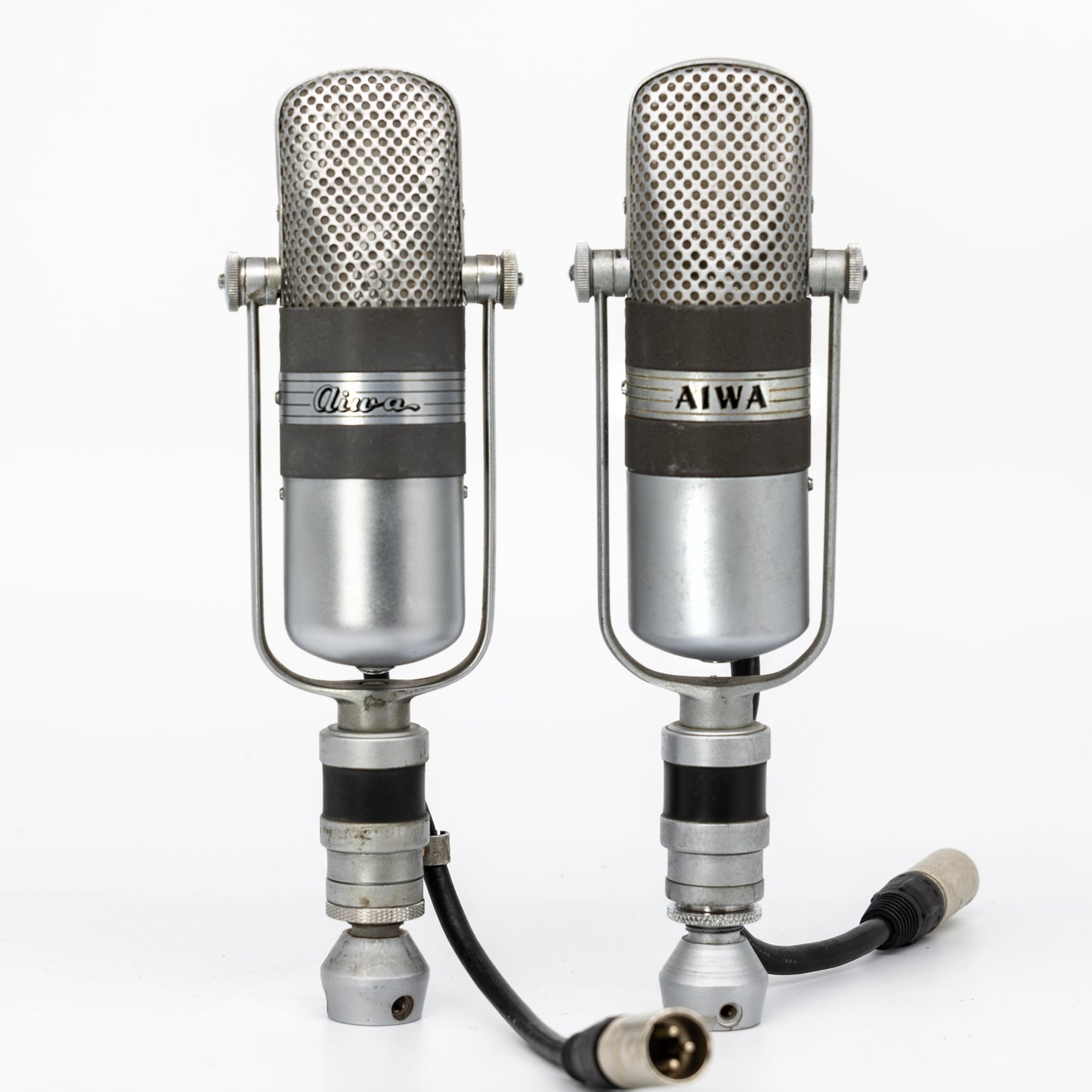 Aiwa VM16 #1201 caps logo Ribbon Microphone