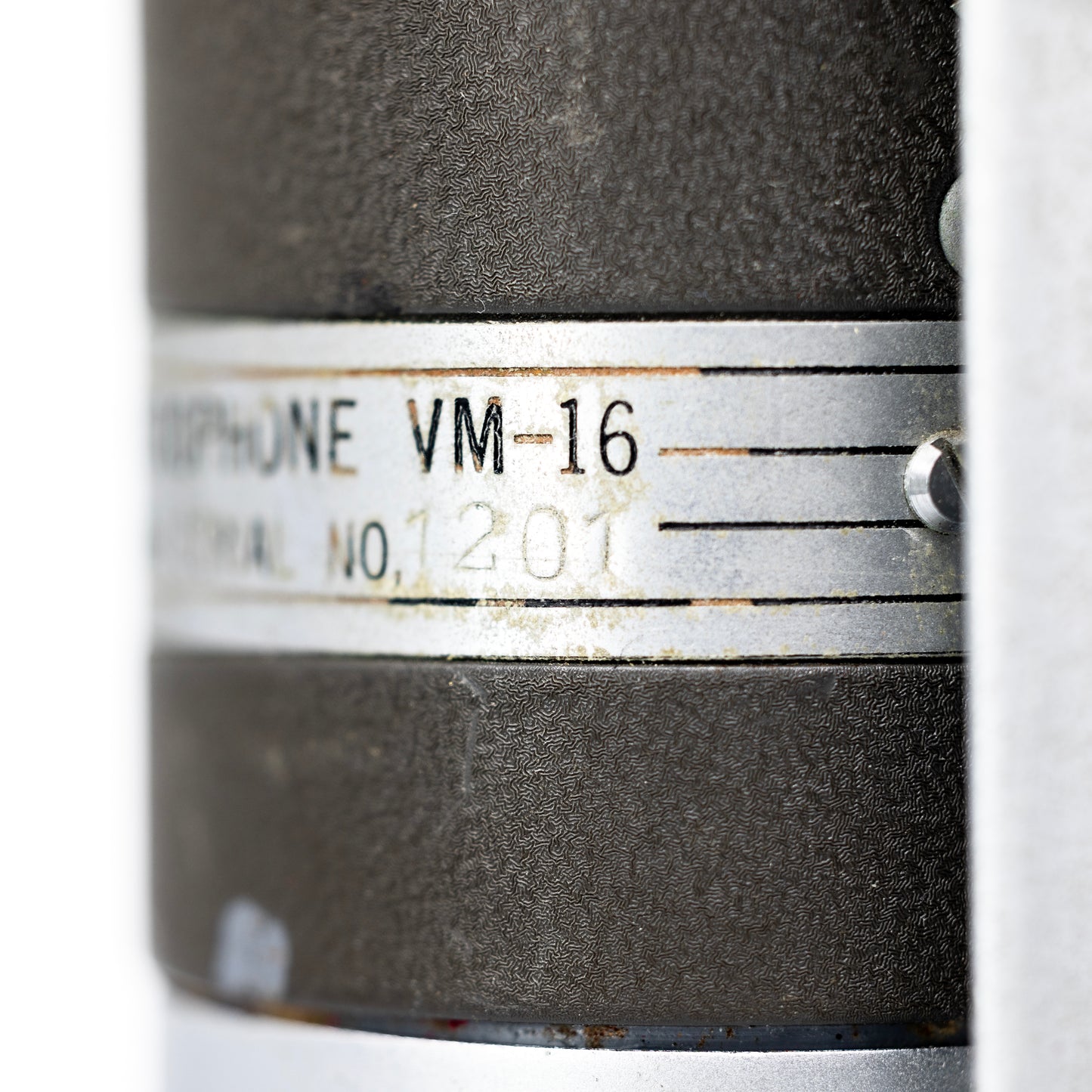 Aiwa VM16 #1201 caps logo Ribbon Microphone