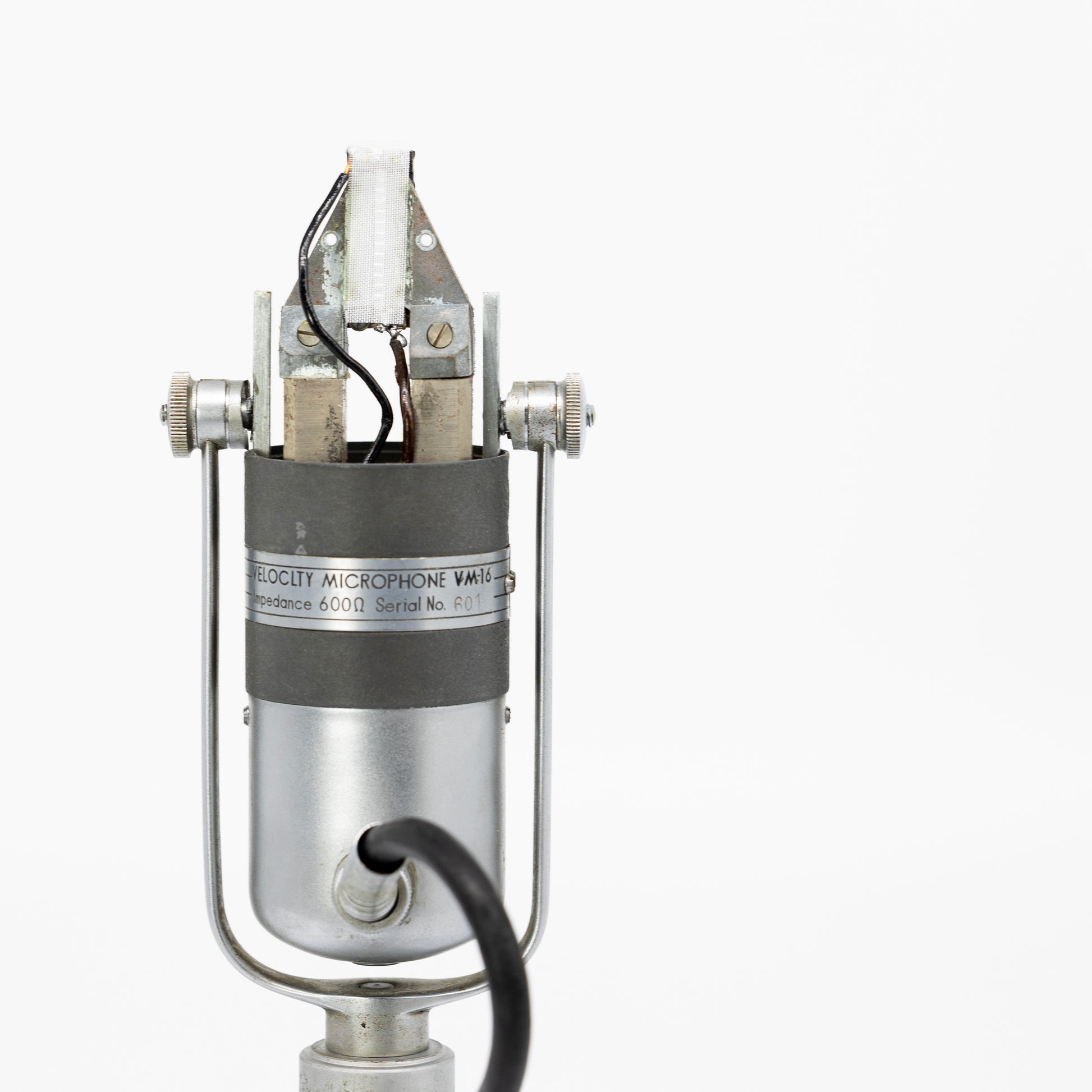 Aiwa VM16 #601 script logo Ribbon Microphone