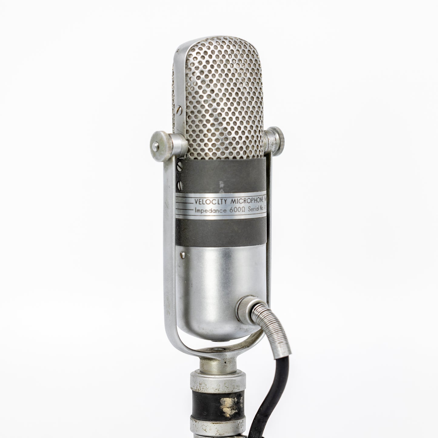 Aiwa VM16 #601 script logo Ribbon Microphone