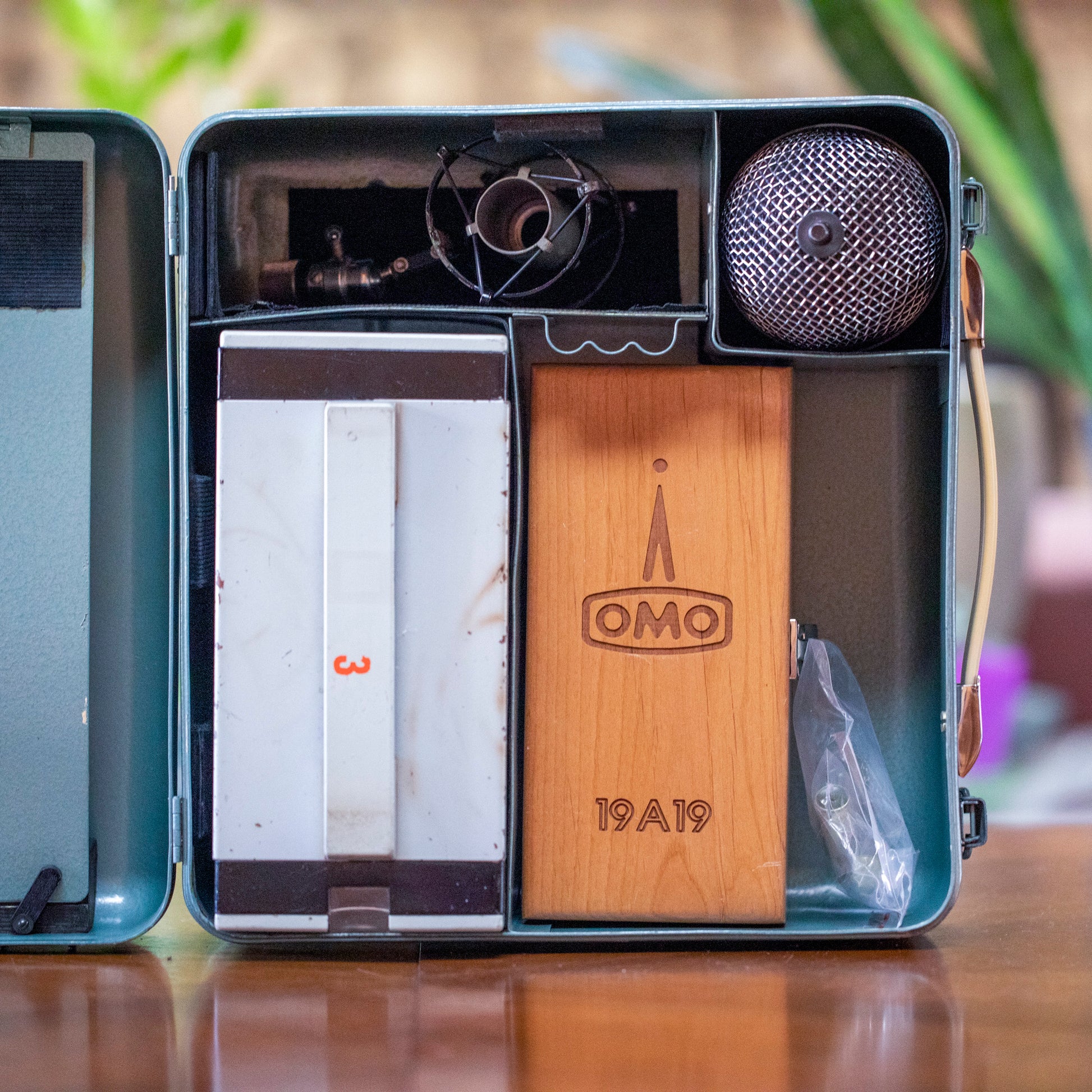 LOMO 19a19 