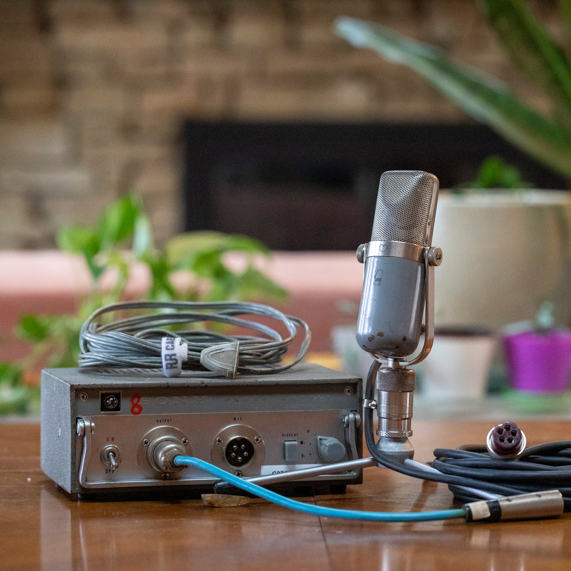 Sony C37a 