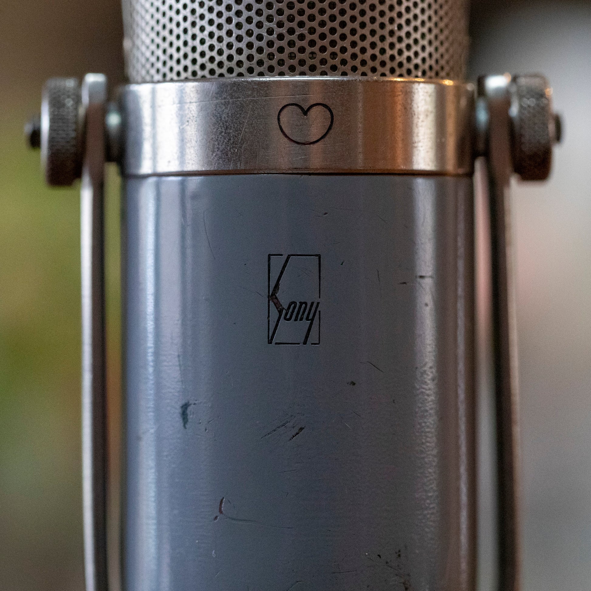 Sony C37a 